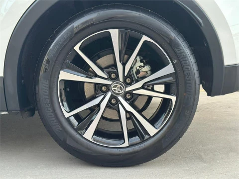 Toyota C-HR - Advance Hybrid 140