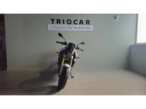 BMW Motorrad F 900 R Roadster / Naked Bike