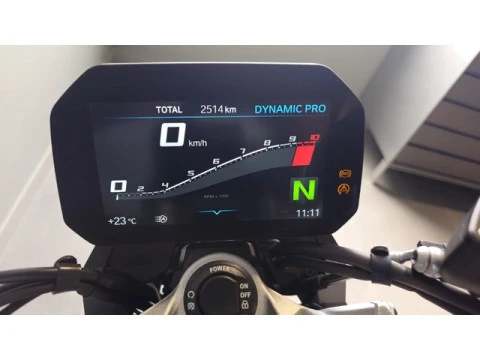 BMW Motorrad F 900 R Roadster / Naked Bike