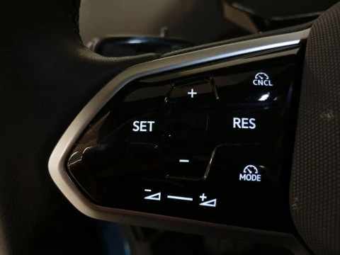 Volkswagen ID.4 Pro 77kWh 210 kW (286 CV)