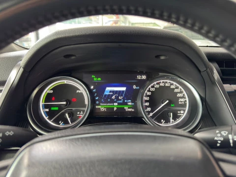 Toyota Camry 2.5 220H ADVANC
