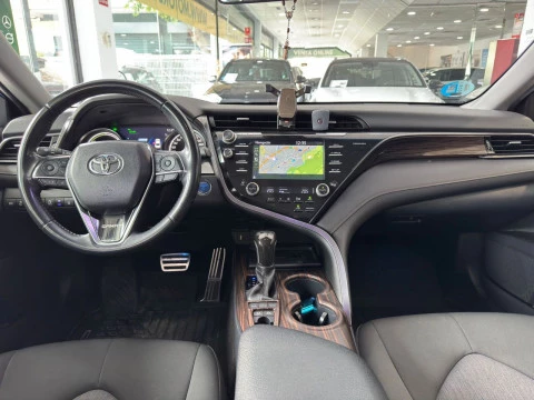 Toyota Camry 2.5 220H ADVANC