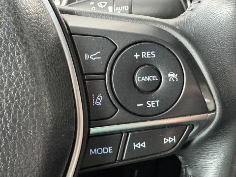 Toyota Camry 2.5 220H ADVANC