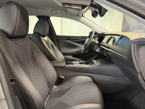 DS 4 CROSS E-TENSE 225 RIVOLI