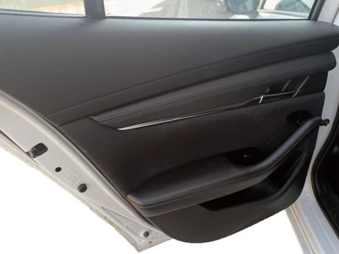 Mazda3 SEDAN 2.0 E-SKYACTIV-X CENTRE-LINE 4P