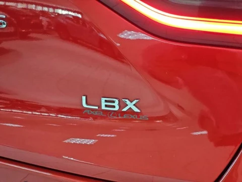 Lexus LBX 1.5 136cv HEV Cool+