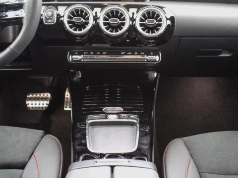 Mercedes-Benz Clase A A 200 D COMPACT SALOON