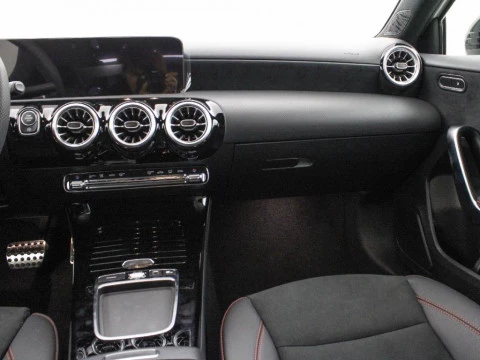 Mercedes-Benz Clase A A 200 D COMPACT SALOON