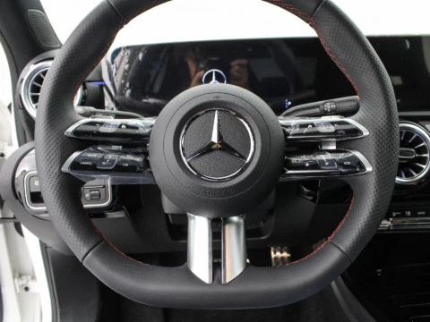 Mercedes-Benz Clase A A 200 D COMPACT SALOON