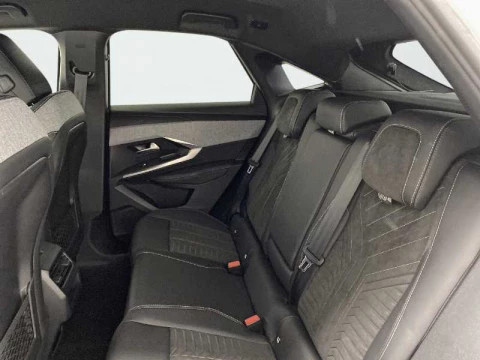 Peugeot e-3008 Nuevo E-3008 GT Eléctrico 210 (157 kW)