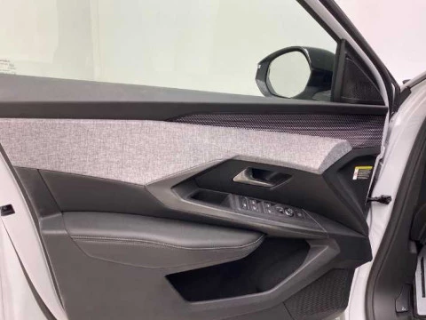 Peugeot e-3008 Nuevo E-3008 GT Eléctrico 210 (157 kW)