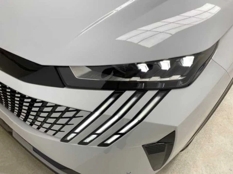 Peugeot e-3008 Nuevo E-3008 GT Eléctrico 210 (157 kW)