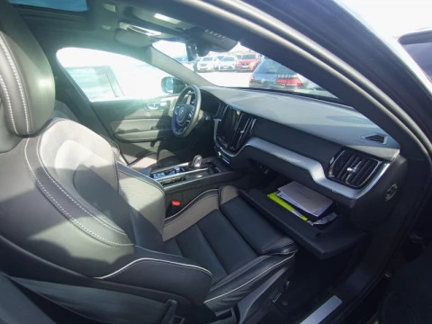 Volvo XC60 2.0 T6 AWD Recharge R-Design Auto