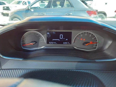 Peugeot 2008 Active BlueHDI 81kW (110CV)