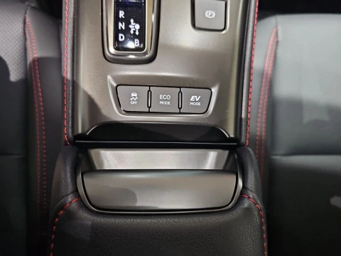 Lexus LBX 1.5 136cv HEV Elegant+ Black