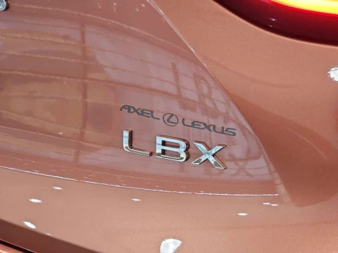 Lexus LBX 1.5 136cv HEV Elegant+ Black