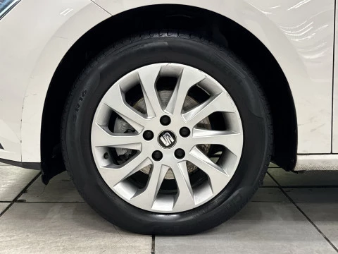 Seat Leon 1.6 TDI SANDS Style 77 kW (105 CV)