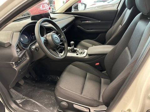 Mazda CX-30  2025  2.5L E-SKYACTIV G MHEV 103KW (140CV)  6MT FWD  HOMURA