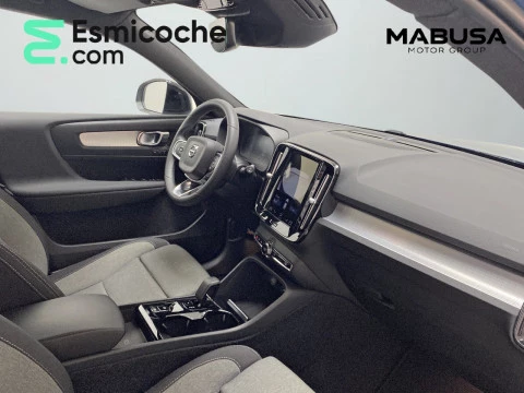 Volvo XC40 Recharge Plus, T4 plug-in hybrid,Eléctrico/Gasolina, Dark
