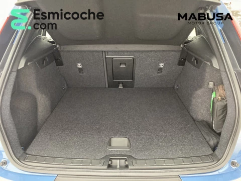 Volvo XC40 Recharge Plus, T4 plug-in hybrid,Eléctrico/Gasolina, Dark