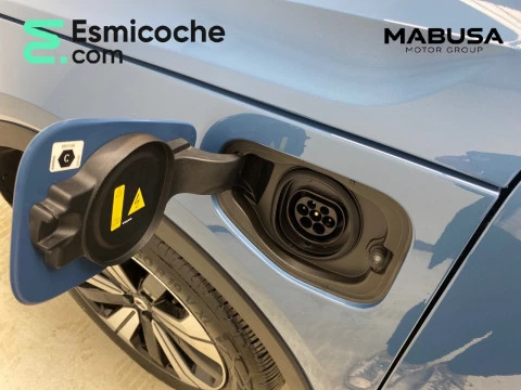 Volvo XC40 Recharge Plus, T4 plug-in hybrid,Eléctrico/Gasolina, Dark