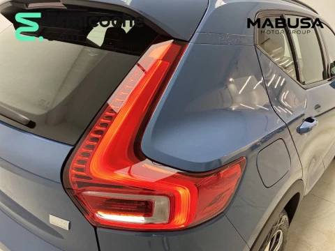 Volvo XC40 Recharge Plus, T4 plug-in hybrid,Eléctrico/Gasolina, Dark