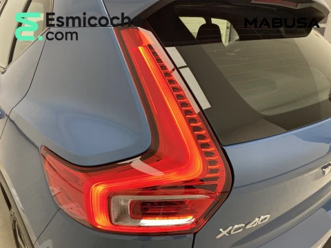 Volvo XC40 Recharge Plus, T4 plug-in hybrid,Eléctrico/Gasolina, Dark