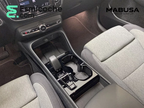 Volvo XC40 Recharge Plus, T4 plug-in hybrid,Eléctrico/Gasolina, Dark