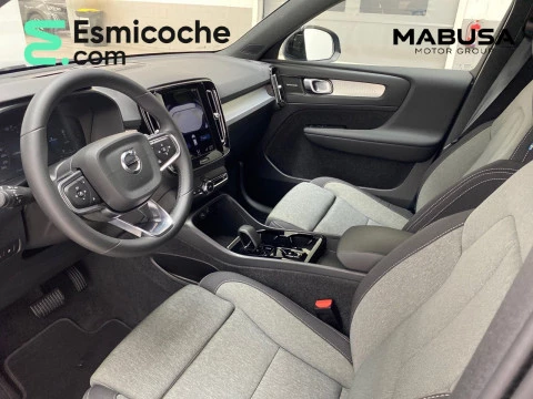 Volvo XC40 Recharge Plus, T4 plug-in hybrid,Eléctrico/Gasolina, Dark