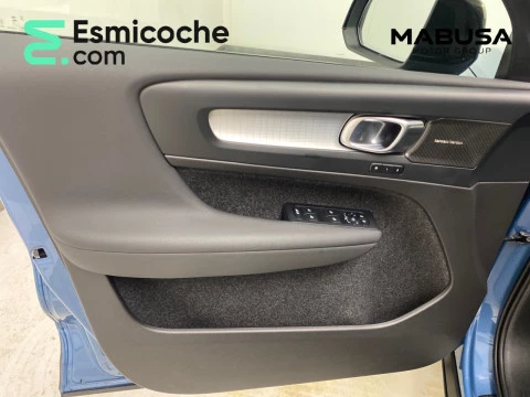 Volvo XC40 Recharge Plus, T4 plug-in hybrid,Eléctrico/Gasolina, Dark