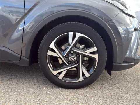 Toyota C-HR 5P Advance 125H e-CVT