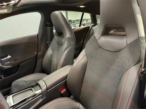 Mercedes-Benz CLA 200 D DCT Shooting Brake