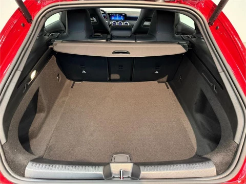 Mercedes-Benz CLA 200 D DCT Shooting Brake