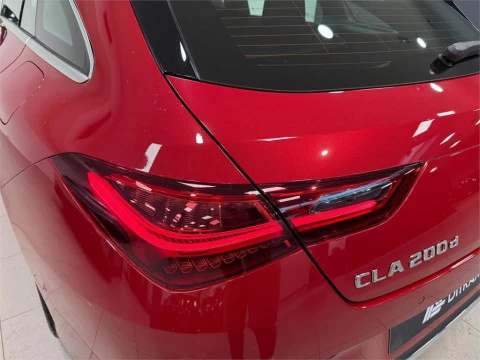 Mercedes-Benz CLA 200 D DCT Shooting Brake