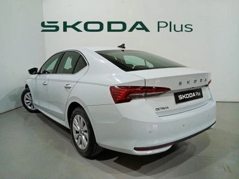 Skoda Octavia 1.5 TSI m-HEV Selection DSG 110 kW (150 CV)