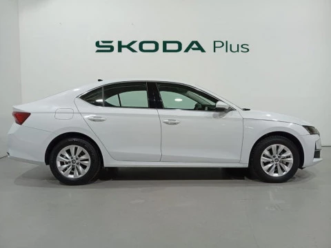Skoda Octavia 1.5 TSI m-HEV Selection DSG 110 kW (150 CV)