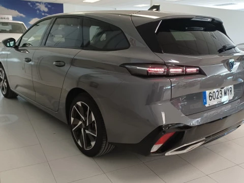 Peugeot 308 SW Allure Hybrid MHEV 136 e-DCS6