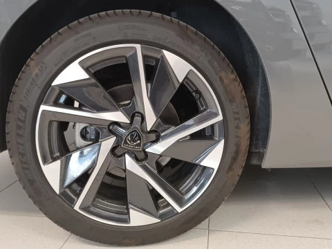 Peugeot 308 SW Allure Hybrid MHEV 136 e-DCS6