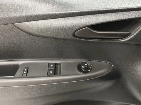 Opel Karl 1.0 Selective 55 kW (75 CV)