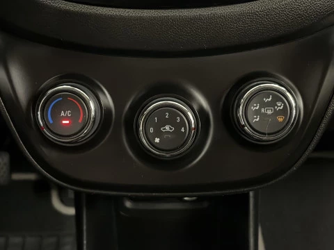 Opel Karl 1.0 Selective 55 kW (75 CV)