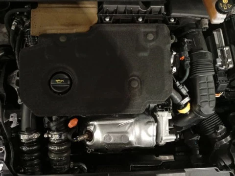 Peugeot 208 BlueHDi 73kW (100CV) Active