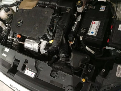 Peugeot 208 BlueHDi 73kW (100CV) Active