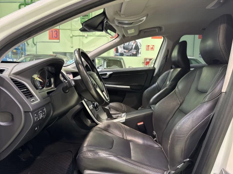 Volvo XC60 D4 Momentum Auto 140 kW (190 CV)