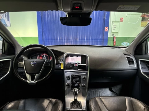 Volvo XC60 D4 Momentum Auto 140 kW (190 CV)