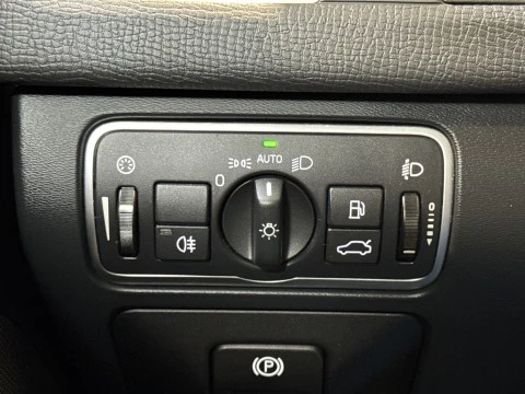 Volvo XC60 D4 Momentum Auto 140 kW (190 CV)