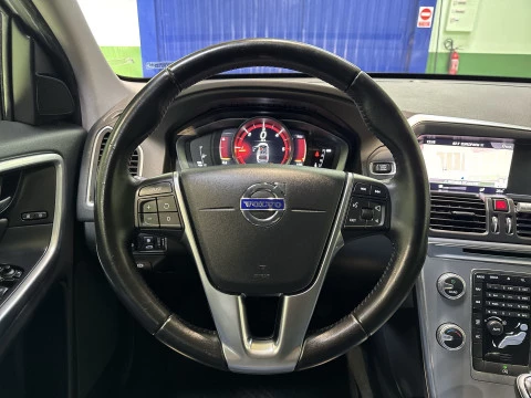 Volvo XC60 D4 Momentum Auto 140 kW (190 CV)