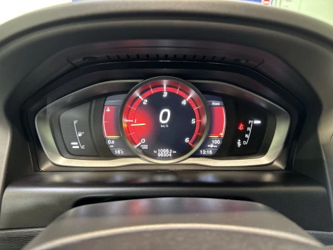 Volvo XC60 D4 Momentum Auto 140 kW (190 CV)