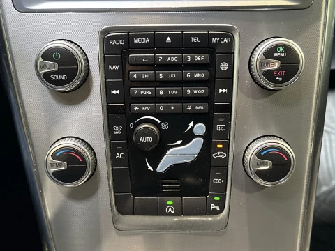 Volvo XC60 D4 Momentum Auto 140 kW (190 CV)