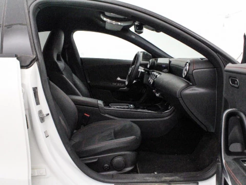 Mercedes-Benz CLA 2.0 CLA 220 D DCT 190 4P