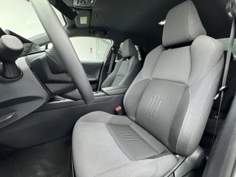 Toyota C-HR 1.8 Active Hybrid 140